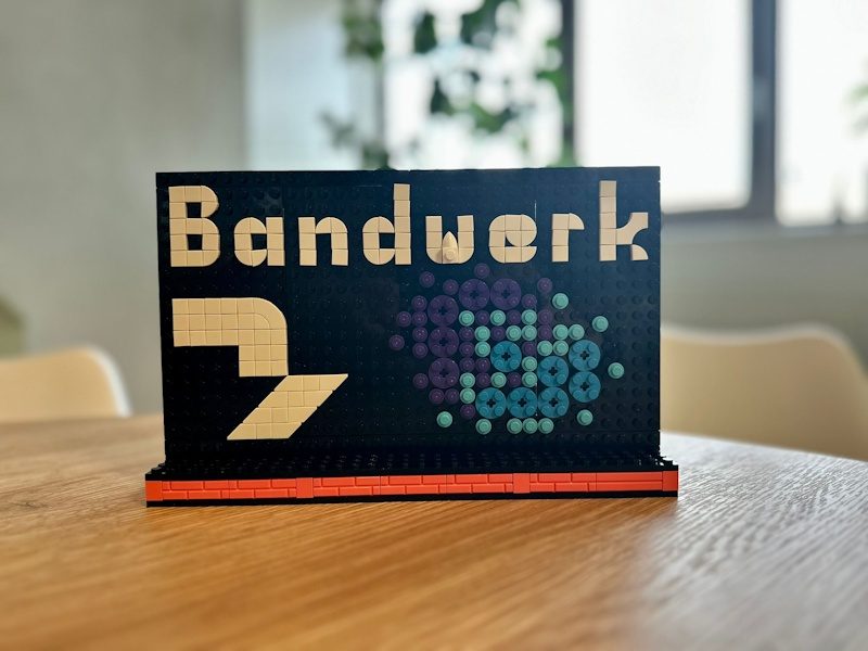 Achterkant van de set